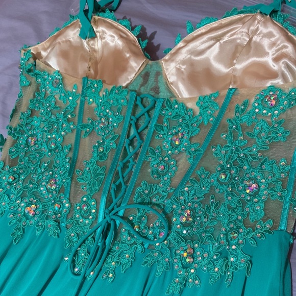 Prom Dress - Picture 2 of 3